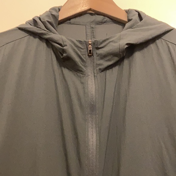 Lululemon Dark Gray Water Repellent Hooded Softshell Half Zip Jacket Size XL - Picture 4 of 12